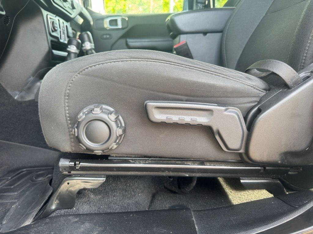 2022 Jeep Gladiator Sport