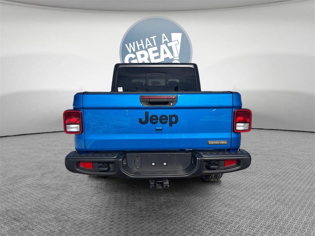 2023 Jeep Gladiator Base