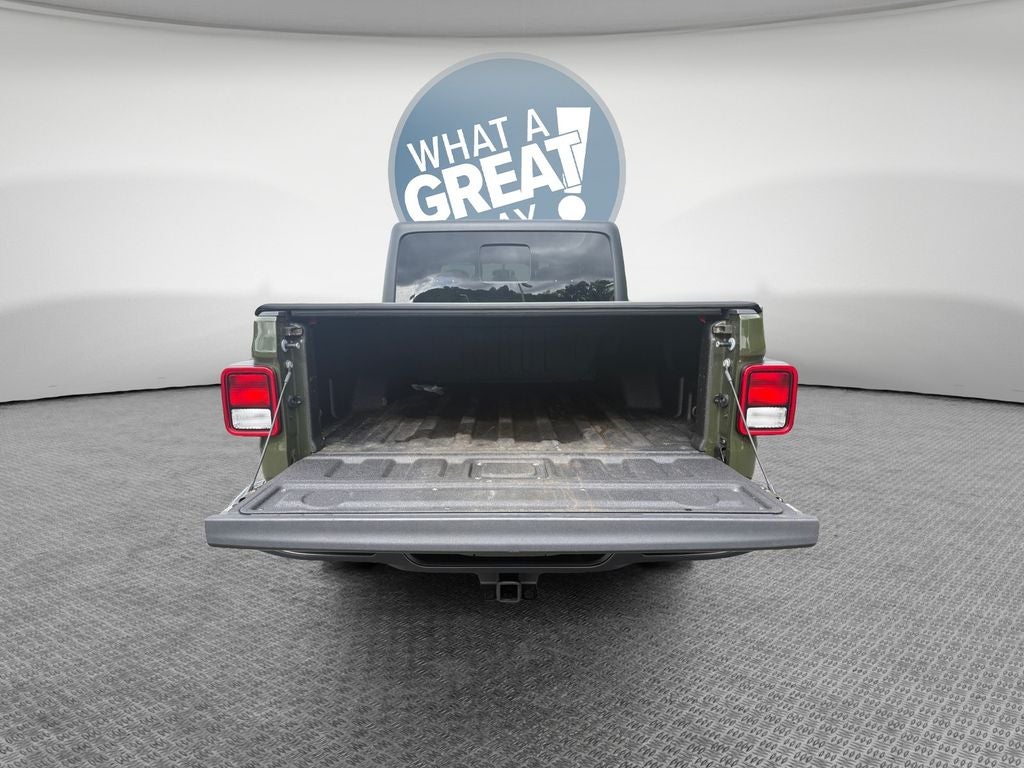2022 Jeep Gladiator Sport
