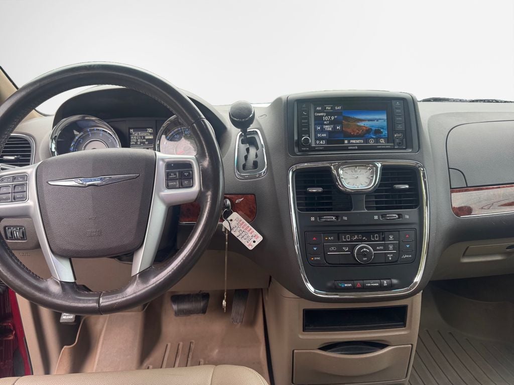 2016 Chrysler Town & Country Touring