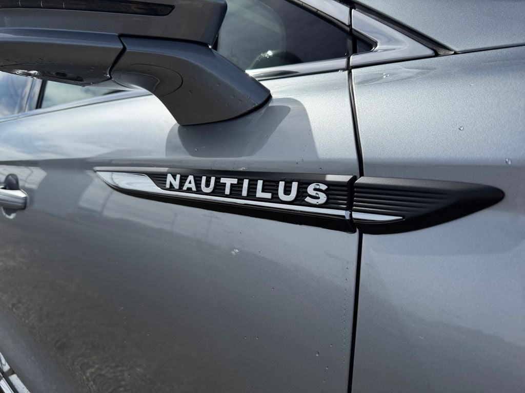 2022 Lincoln Nautilus Standard