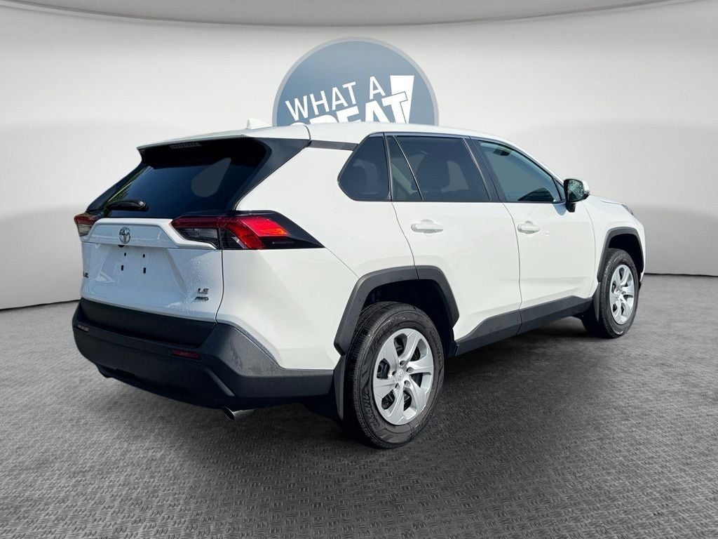 2024 Toyota RAV4 LE