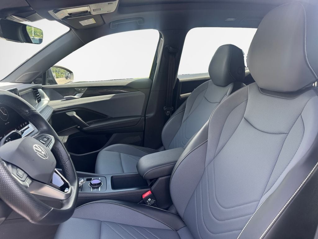 2025 Volkswagen Tiguan 2.0T SE R-Line Black