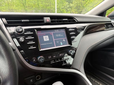2019 Toyota Camry Hybrid LE