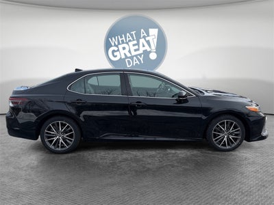 2023 Toyota Camry Hybrid XLE