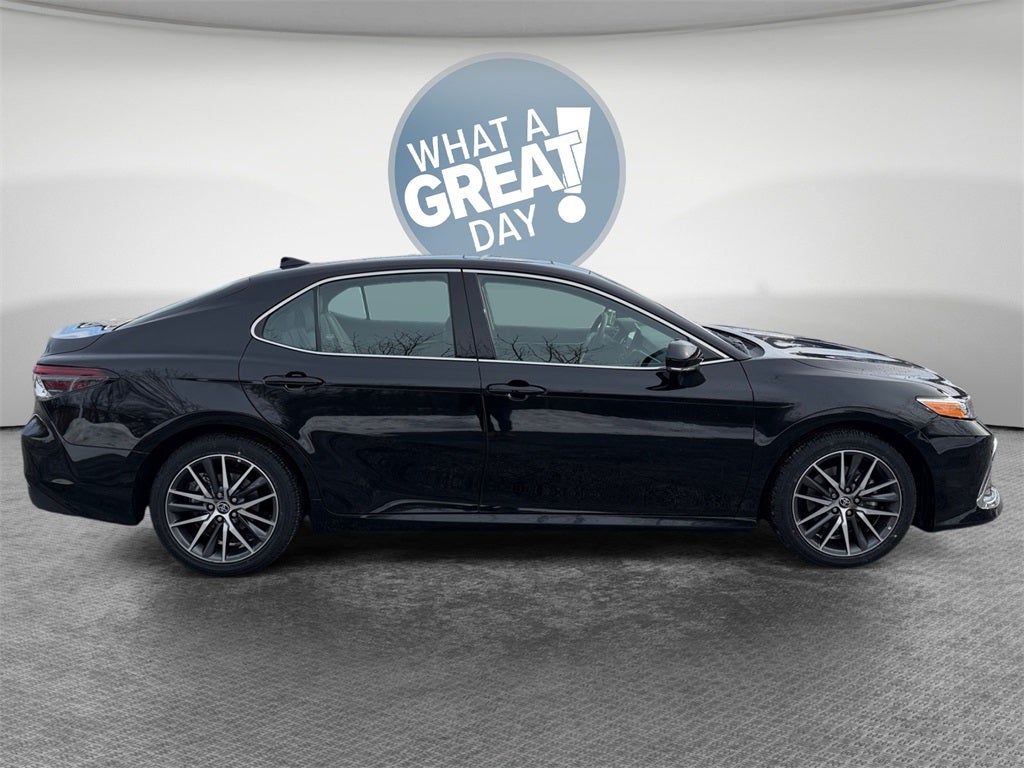 2023 Toyota Camry Hybrid XLE