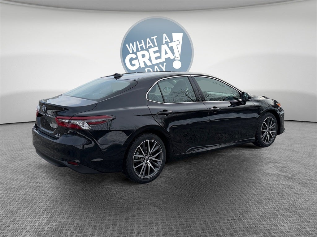2023 Toyota Camry Hybrid XLE