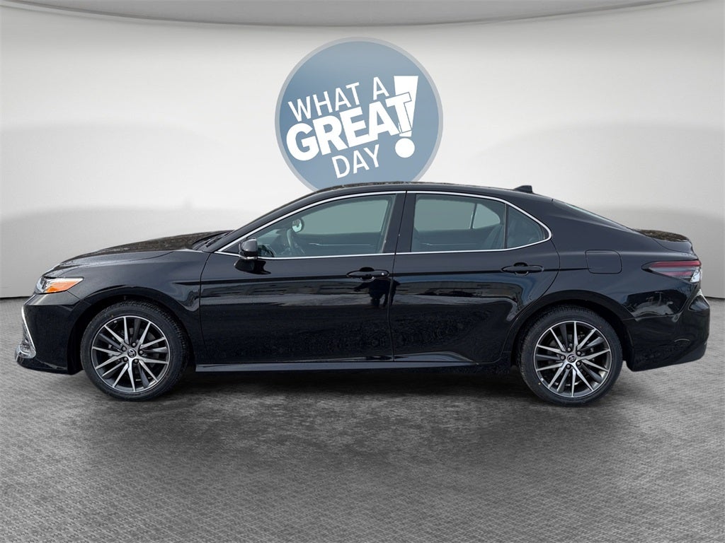 2023 Toyota Camry Hybrid XLE