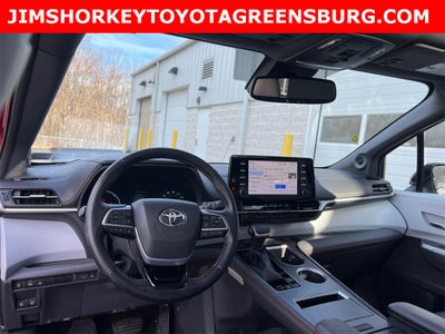 2021 Toyota Sienna XSE 7 Passenger