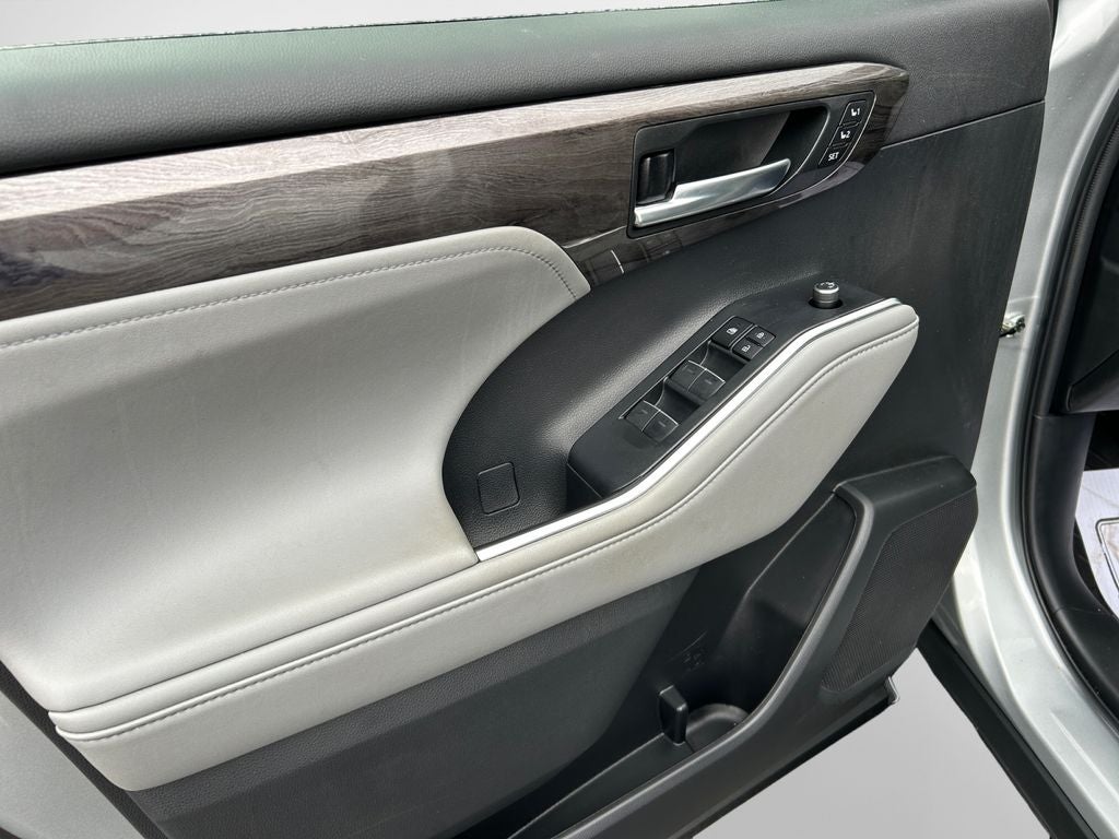 2022 Toyota Highlander Limited