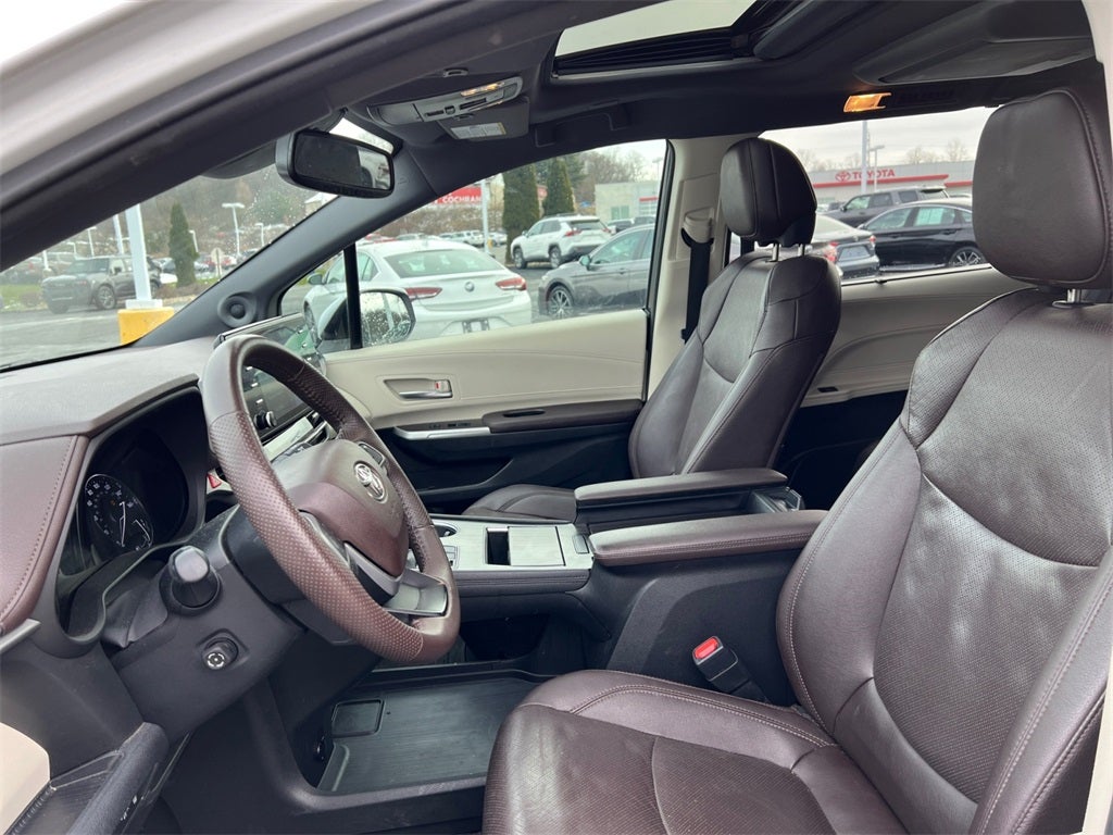 2023 Toyota Sienna Platinum 7 Passenger