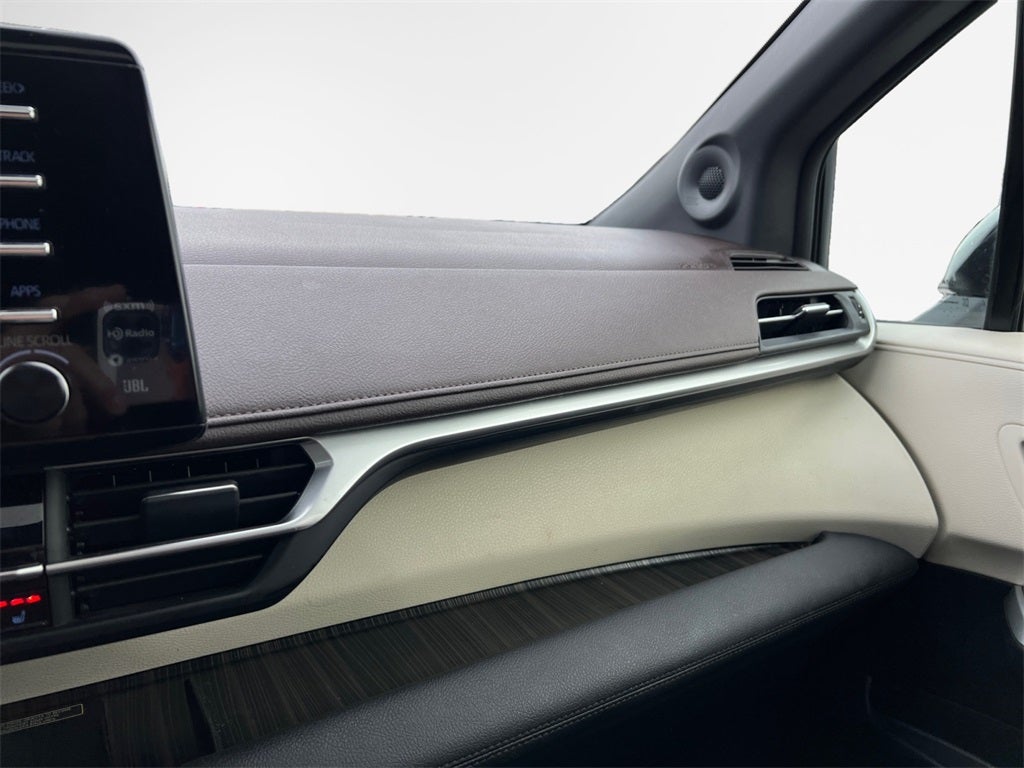 2023 Toyota Sienna Platinum 7 Passenger