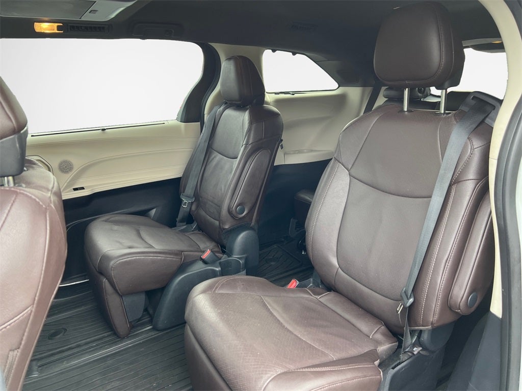2023 Toyota Sienna Platinum 7 Passenger