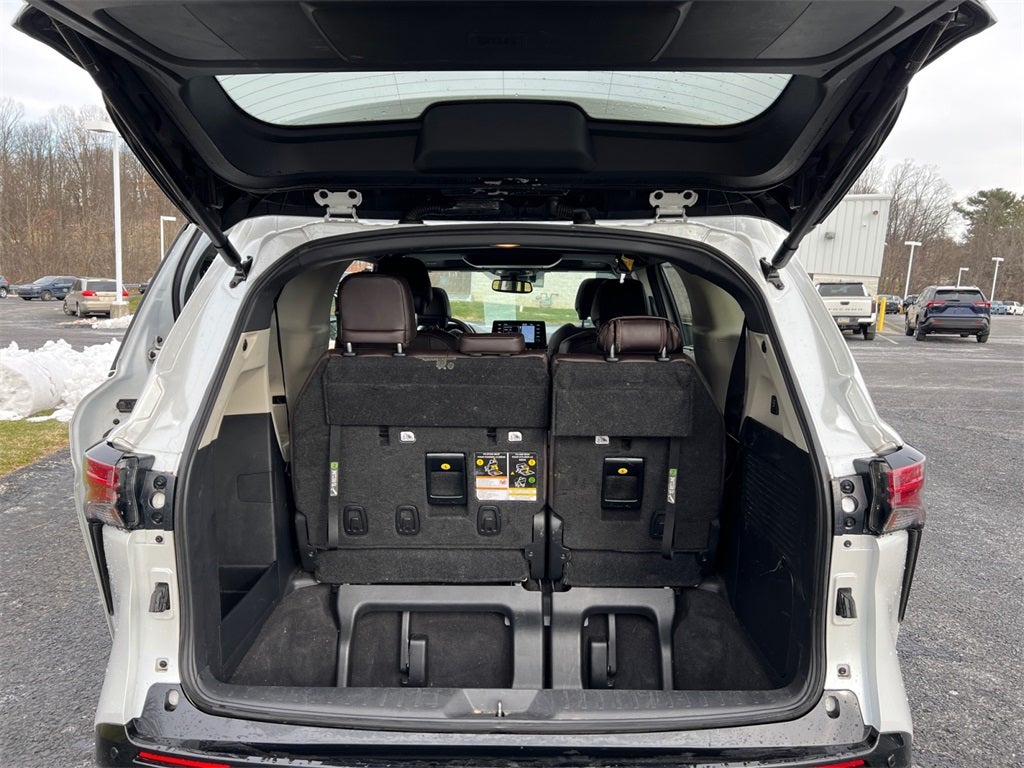 2023 Toyota Sienna Platinum 7 Passenger