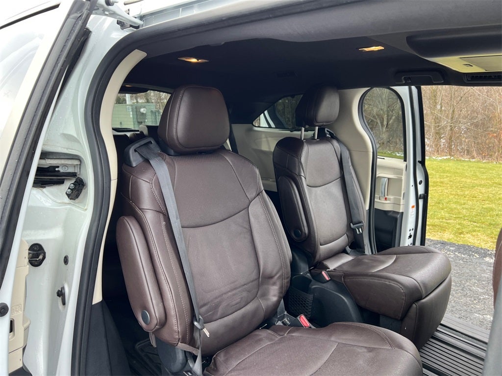 2023 Toyota Sienna Platinum 7 Passenger