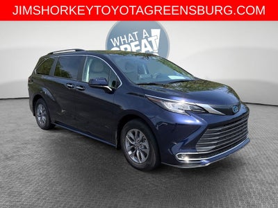 2023 Toyota Sienna XLE 8 Passenger
