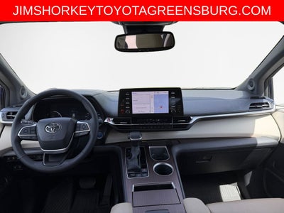 2023 Toyota Sienna XLE 8 Passenger