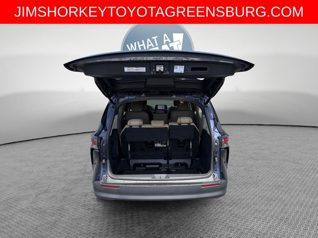 2023 Toyota Sienna XLE 8 Passenger