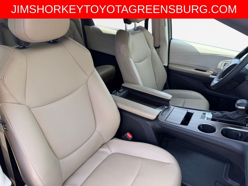 2023 Toyota Sienna XLE 8 Passenger