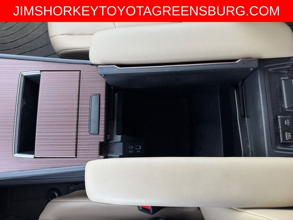 2023 Toyota Sienna XLE 8 Passenger