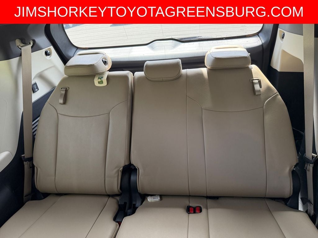 2023 Toyota Sienna XLE 8 Passenger