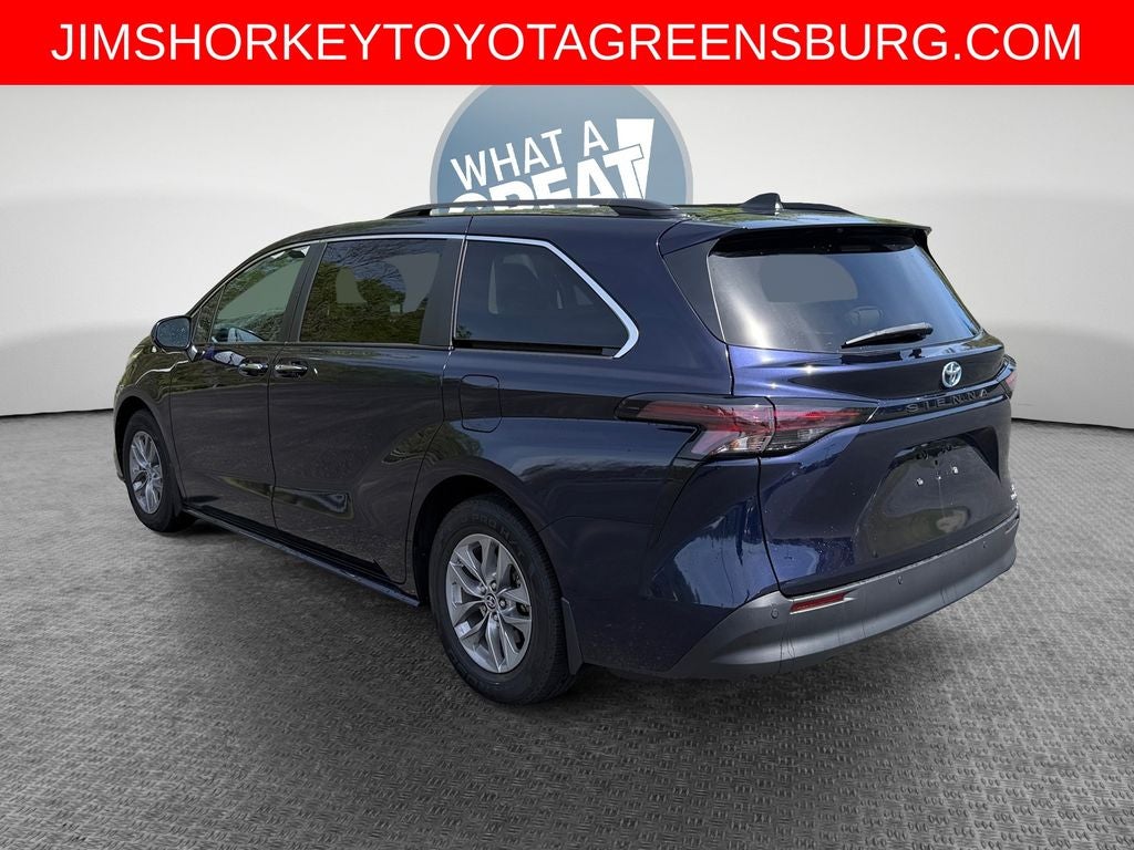 2023 Toyota Sienna XLE 8 Passenger