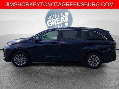 2023 Toyota Sienna XLE 8 Passenger