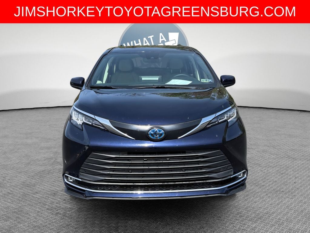 2023 Toyota Sienna XLE 8 Passenger