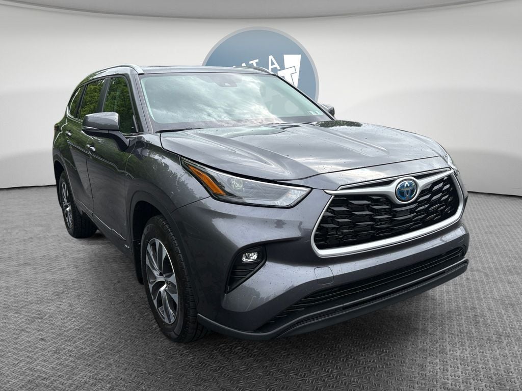 2023 Toyota Highlander Hybrid XLE AWD's photo