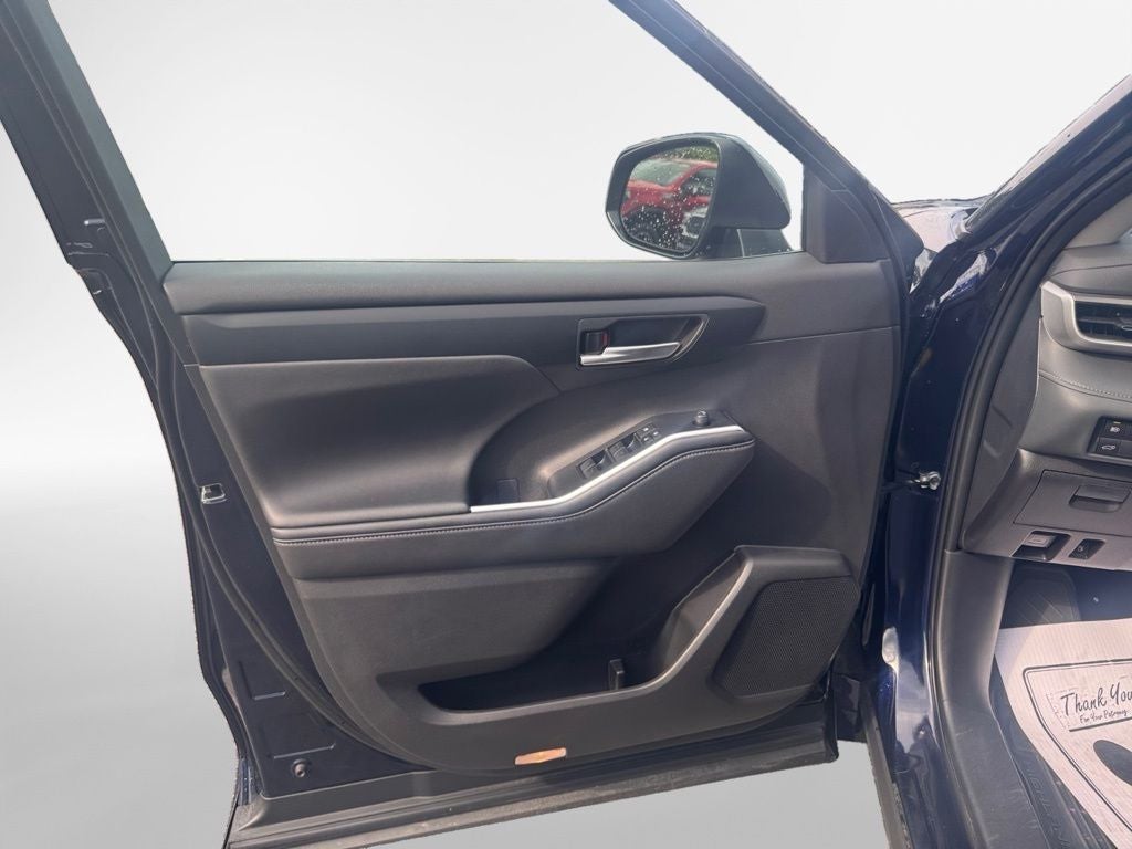 2025 Toyota Highlander XLE