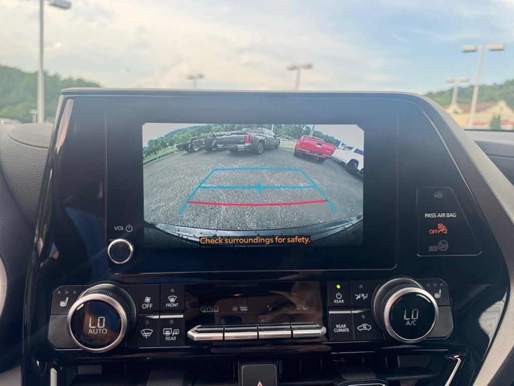2025 Toyota Highlander XLE