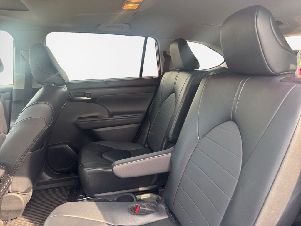 2025 Toyota Highlander XLE