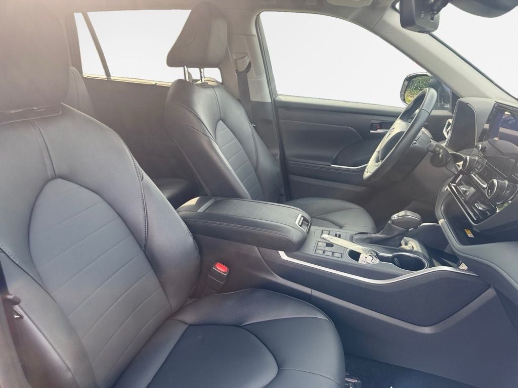 2025 Toyota Highlander XLE