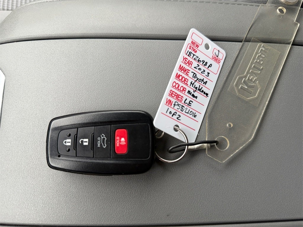 2023 Toyota Highlander LE