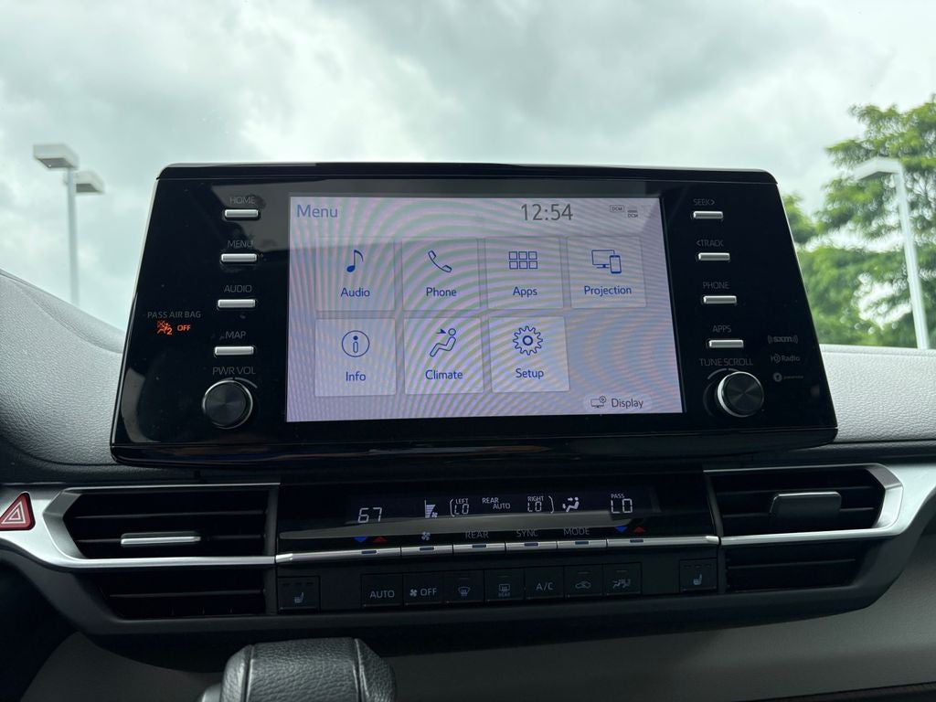 2022 Toyota Sienna XLE 8 Passenger