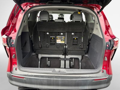 2022 Toyota Sienna XLE 8 Passenger