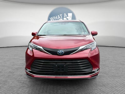 2022 Toyota Sienna XLE 8 Passenger