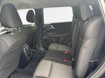 2024 Mitsubishi Outlander ES