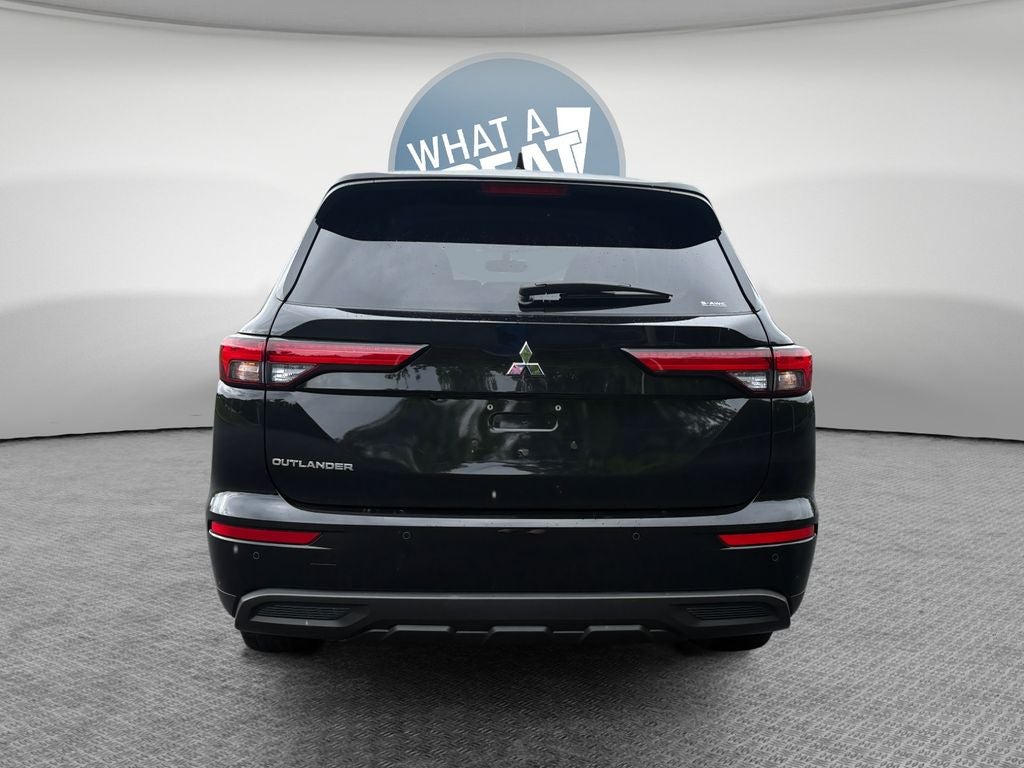 2024 Mitsubishi Outlander ES