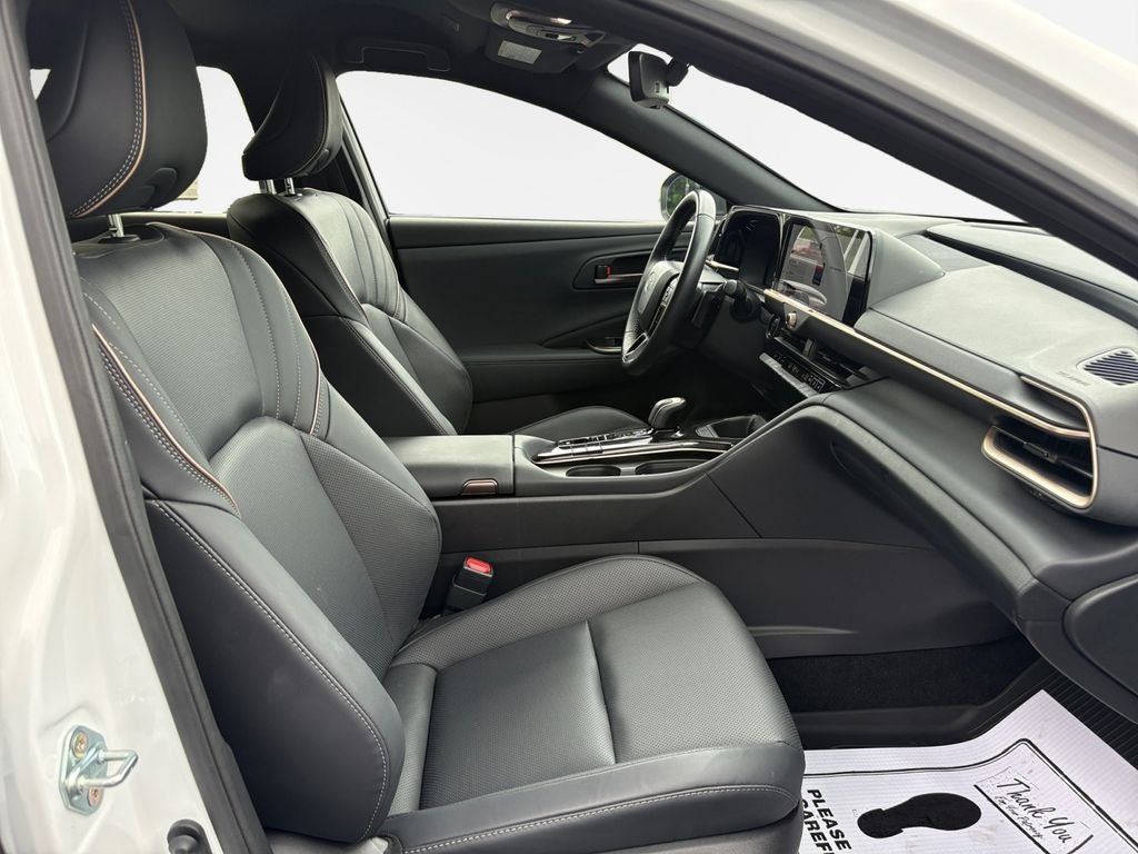 2025 Toyota Crown Signia XLE