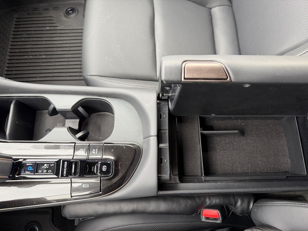 2025 Toyota Crown Signia Limited