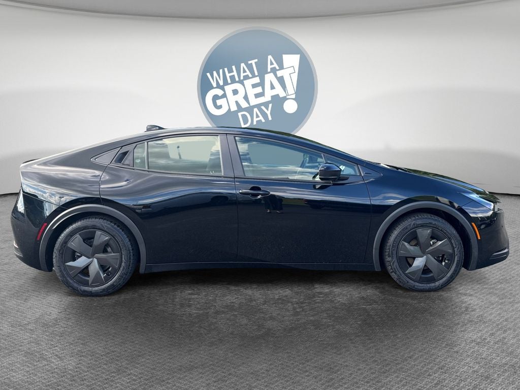 2023 Toyota Prius LE
