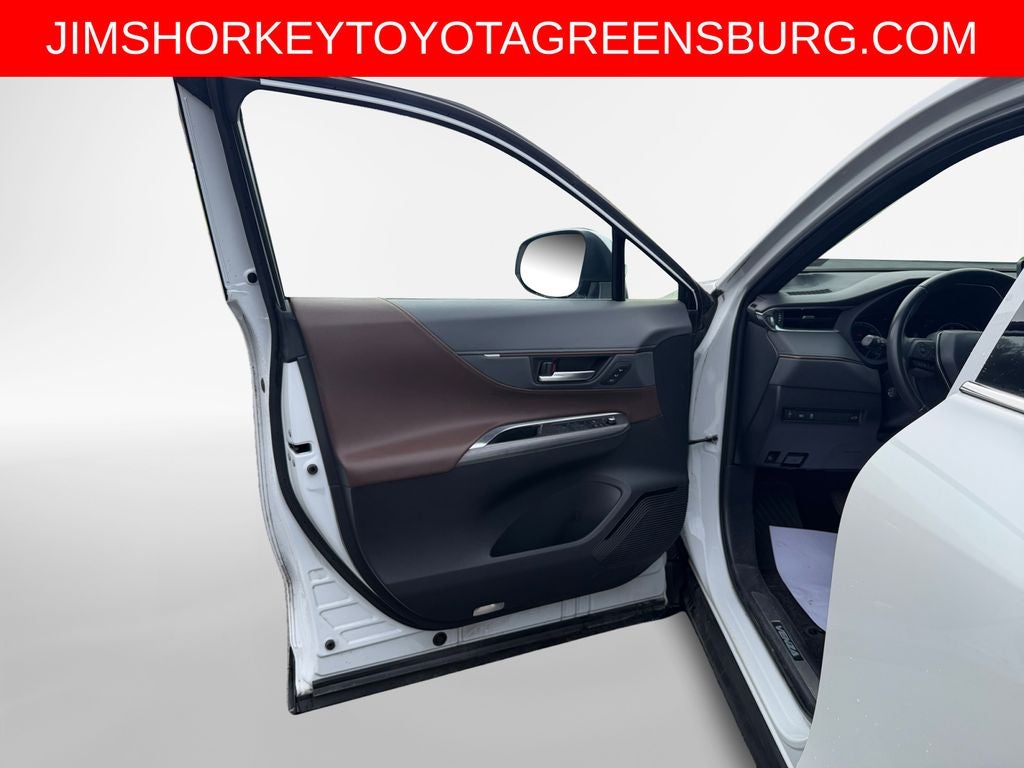 2023 Toyota Venza Base