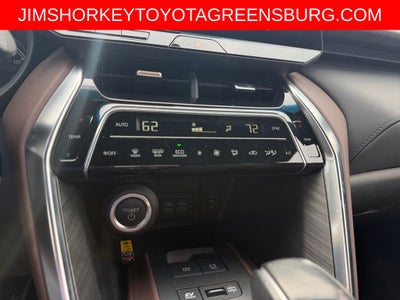 2023 Toyota Venza Base