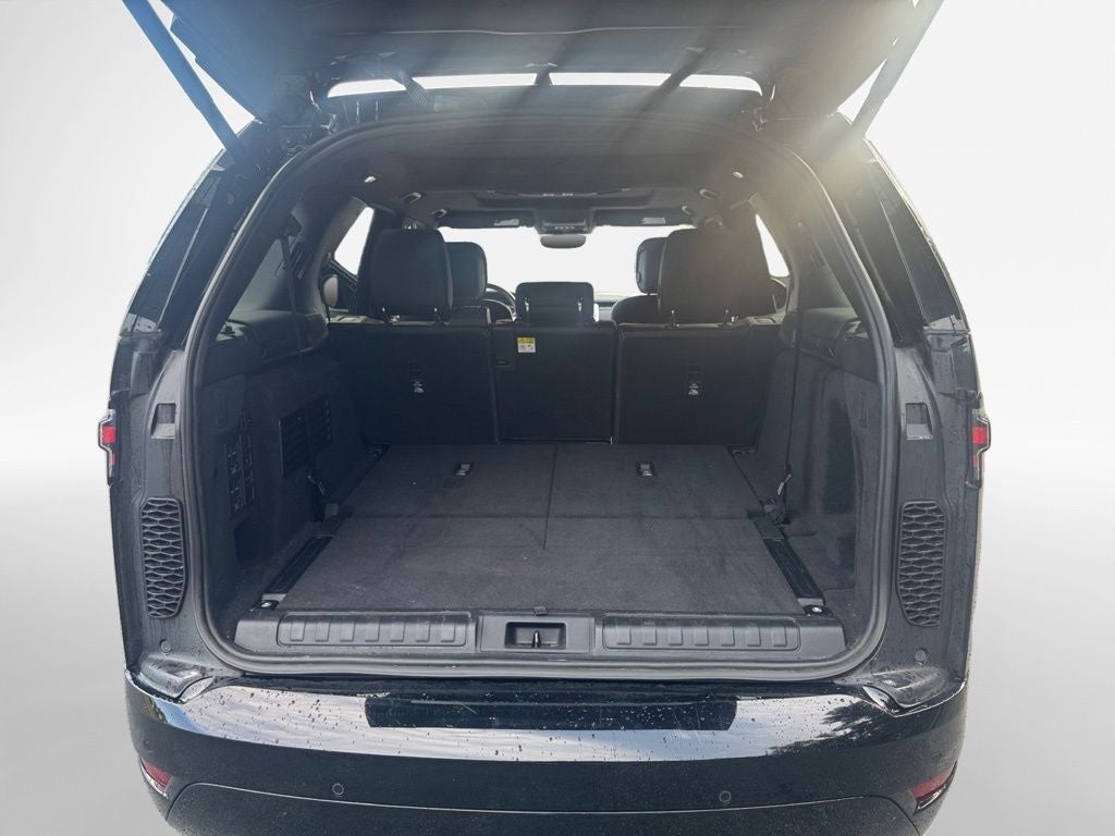 2023 Land Rover Discovery S R-Dynamic