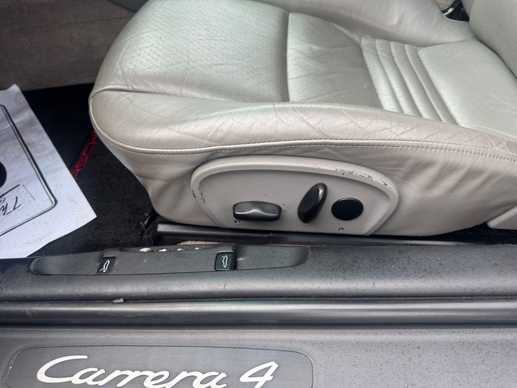 2003 Porsche 911 Carrera 4