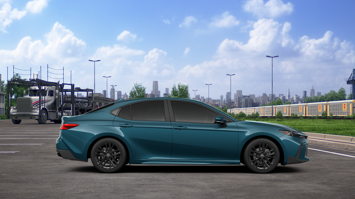 2026 Toyota Camry SE AWD